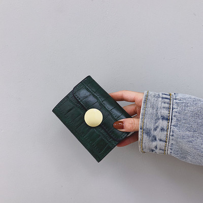 Kis bőr pénztárca fém csattal