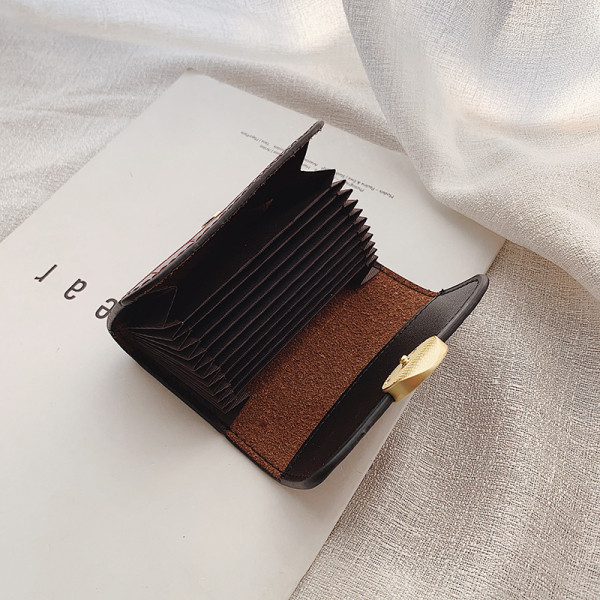 Kis bőr pénztárca fém csattal