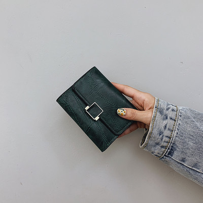 Γυναικείο μικρό έκο δερμάτινο πορτοφόλι με μεταλλική στερέωση