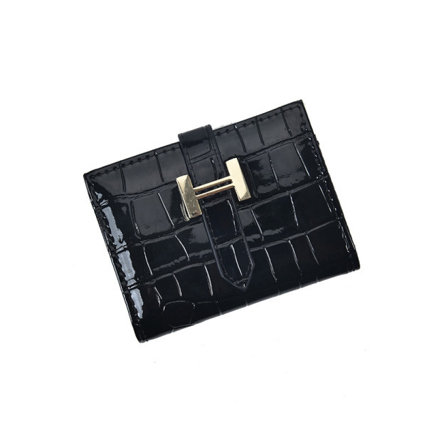 Novi model ženskog kožnog novčanika sa metalnim elementom