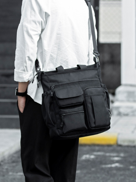 Ανδρική τσάντα casual με μπροστινές τσέπες