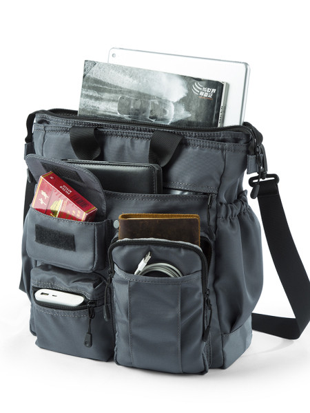 Ανδρική τσάντα casual με μπροστινές τσέπες