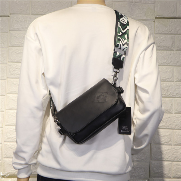 Uue mudeliga meeste nahast kott värvilise pika sangaga