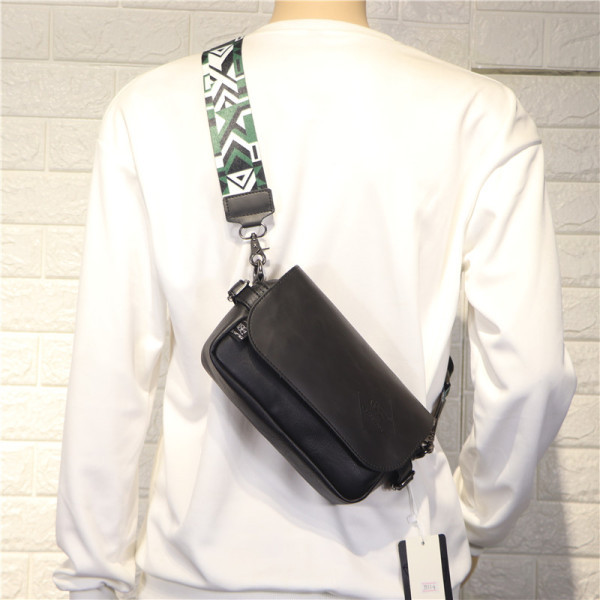 Uue mudeliga meeste nahast kott värvilise pika sangaga