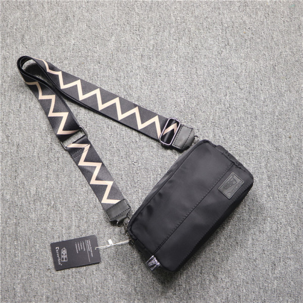 Moodne musta värvi meestekott