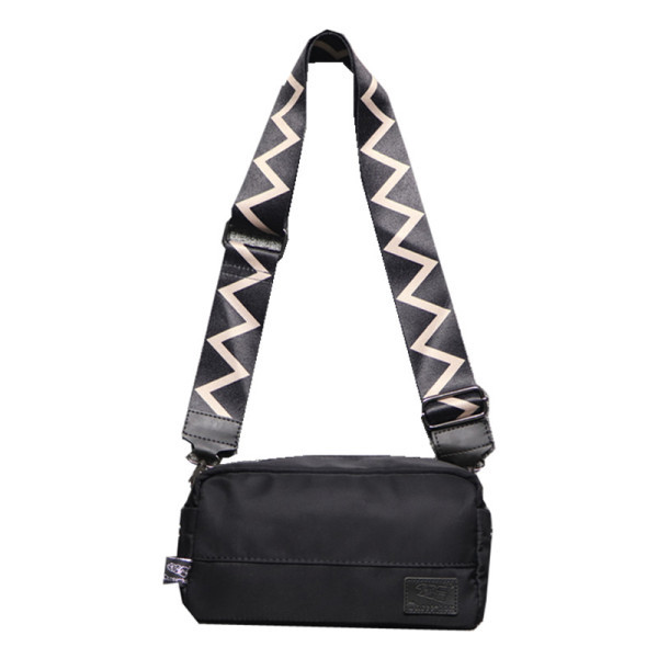 Moodne musta värvi meestekott