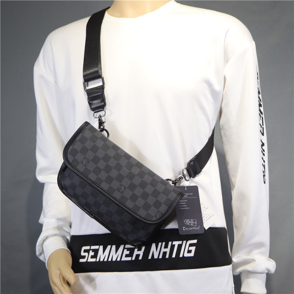 Актуална мъжка чанта с дълга дръжка в черен цвят 