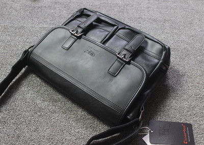 Meeste nahkkott pannalde ja pika sangaga