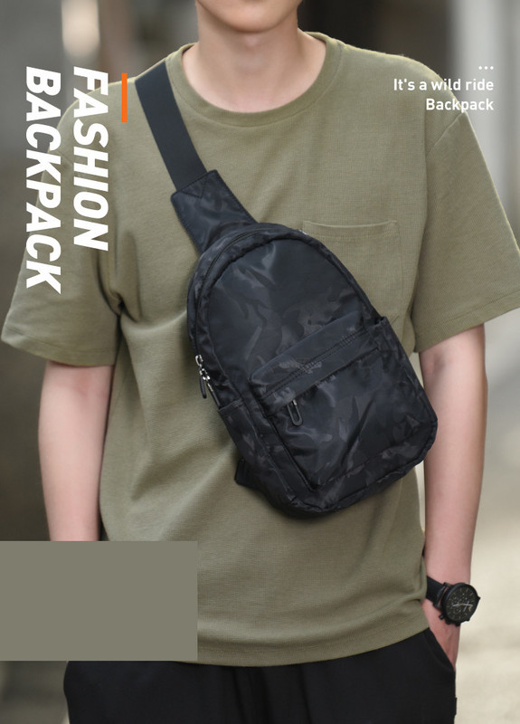 Új modell férfi válltáska fekete színben