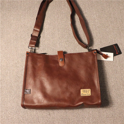 Férfi retró stílusú bőr táska csattal