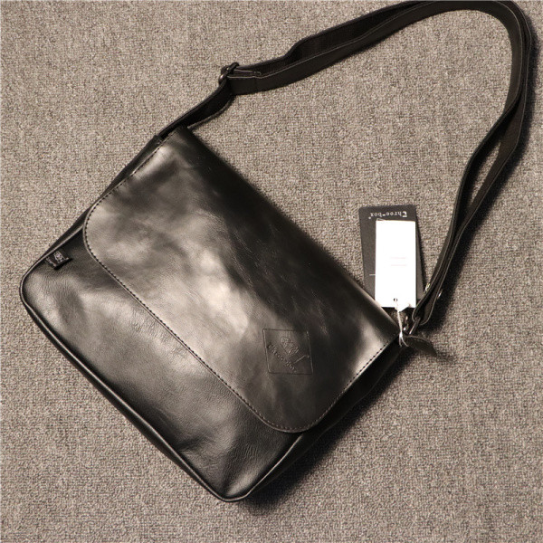 Új modell férfi bőrtáska fekete színben