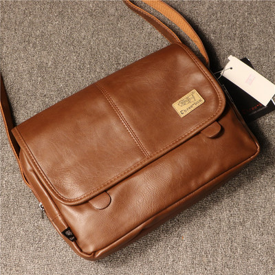 Kis uniszex bőr válltáska