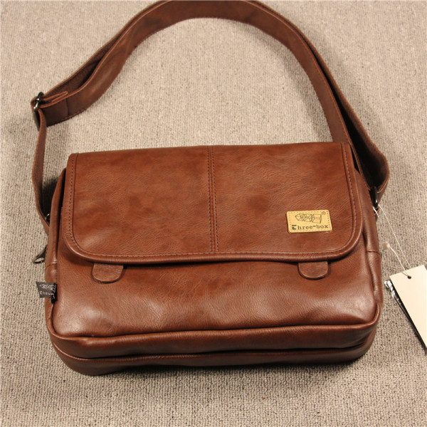 Kis uniszex bőr válltáska