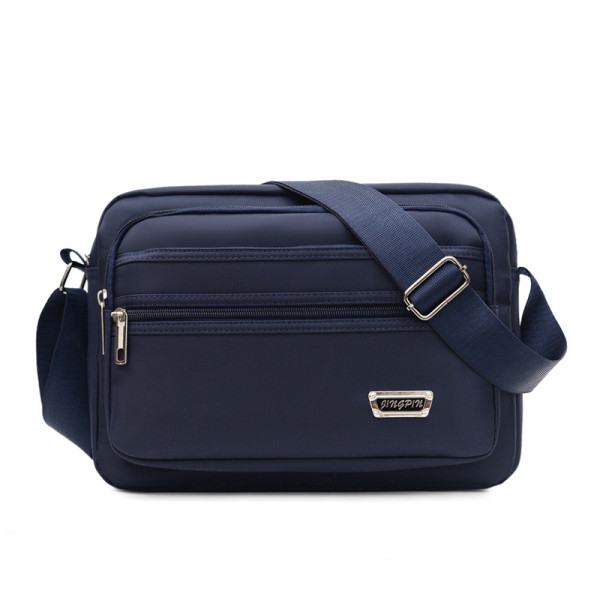 Alkalmi férfi textiltáska elülső zsebbel és cipzárral