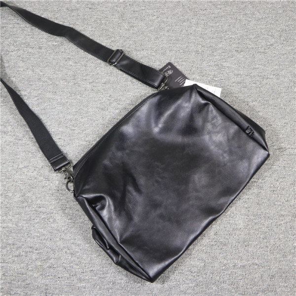 Pehmest nahast suur pika sangaga meestekott