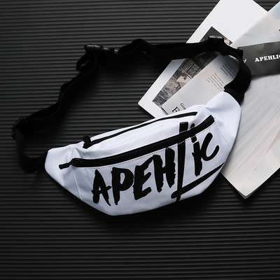 Férfi táska egy fogantyúval és felirattal