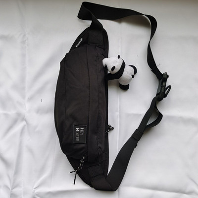 Ανδρική τσάντα σε μαύρο χρώμα + αξεσουάρ