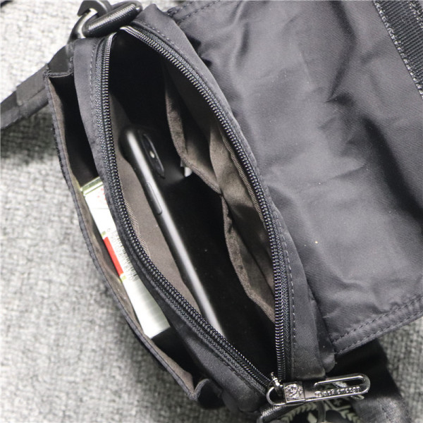 Férfi textiltáska rövid és hosszú füllel, kék és fekete színben