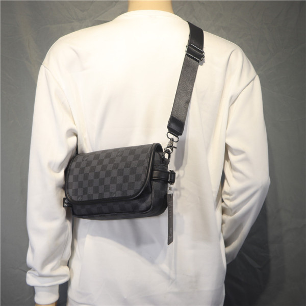 Új modell, korszerű férfi táska