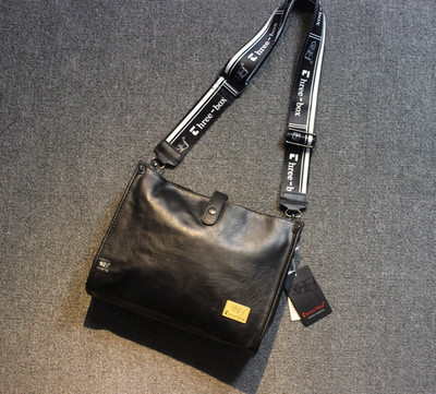 Мъжка кожена чанта с дълга дръжка