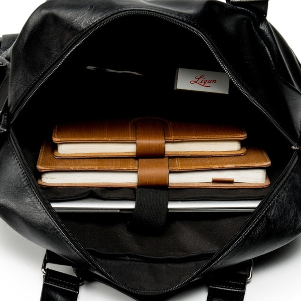 Eko bőrből készült alkalmi férfi táska rövid és hosszú füllel