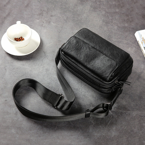 Moodne väike nahast õlakott