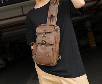 Férfi bőrtáska elülső zsebbel