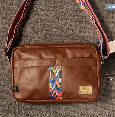 Meeste nahast kott värvilise pika sangaga