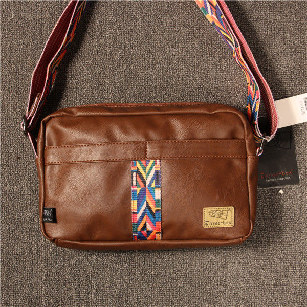 Meeste nahast kott värvilise pika sangaga