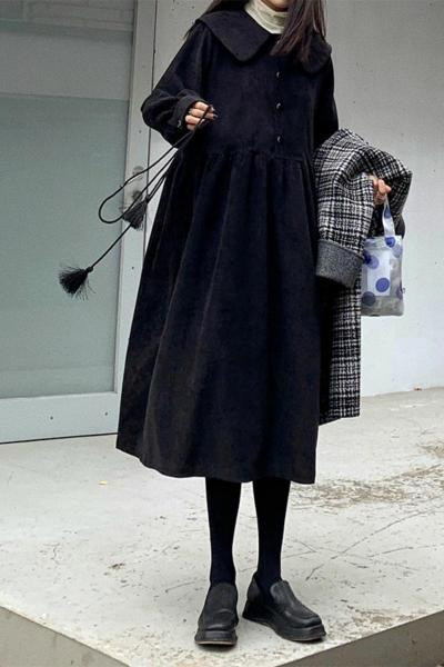 Modern ruha terhes nők számára gombokkal