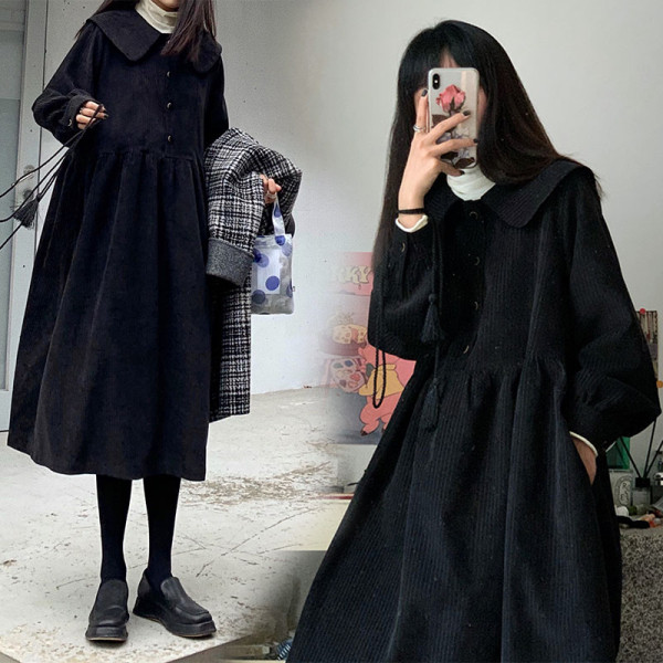 Modern ruha terhes nők számára gombokkal