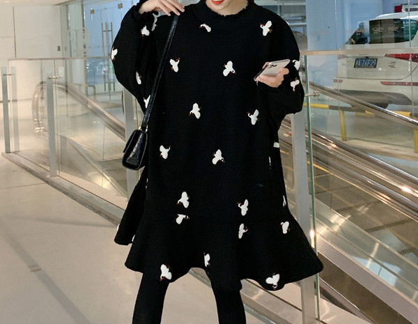 Kötött ruha terhes nőknek szabott modell