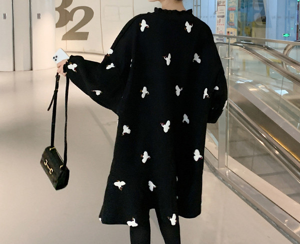 Kötött ruha terhes nőknek szabott modell