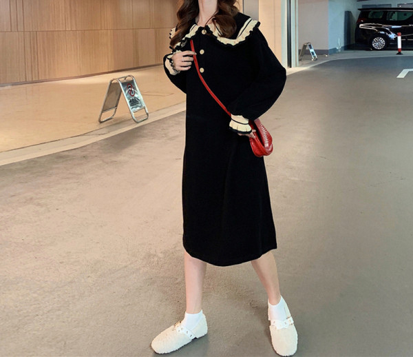 Alkalmi ruha gombokkal terhes nők számára