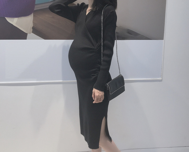 Pikk spitsikaelusega naiste kleit rasedatele naistele