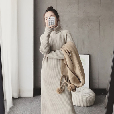 Novi model duge pletene haljine za trudnice sa visokom kragnom