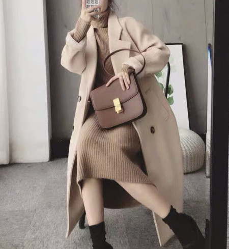 Novi model duge pletene haljine za trudnice sa visokom kragnom