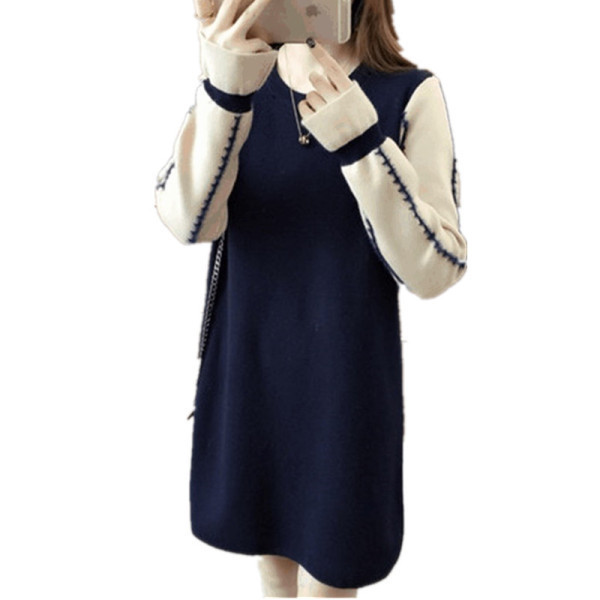 Őszi-téli ruha kerek nyakkivágással kismamáknak