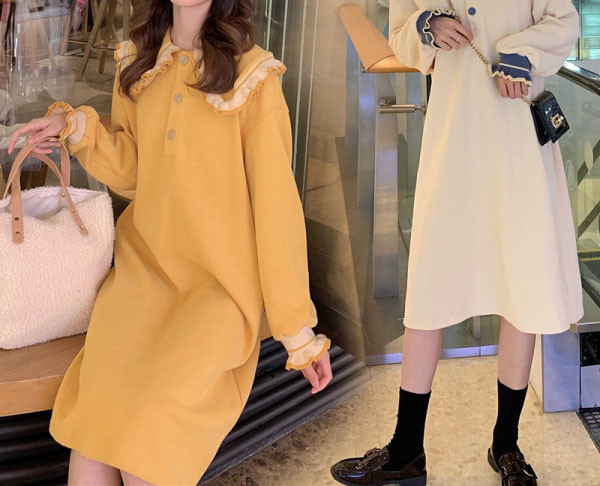 Gombos és hosszú ujjú ruha terhes nők számára