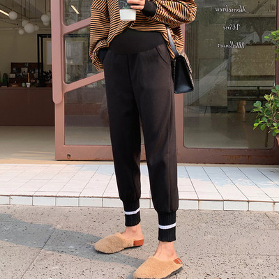 Αθλητικό παντελόνι για έγκυες γυναίκες με ελαστικό στους αστραγάλους