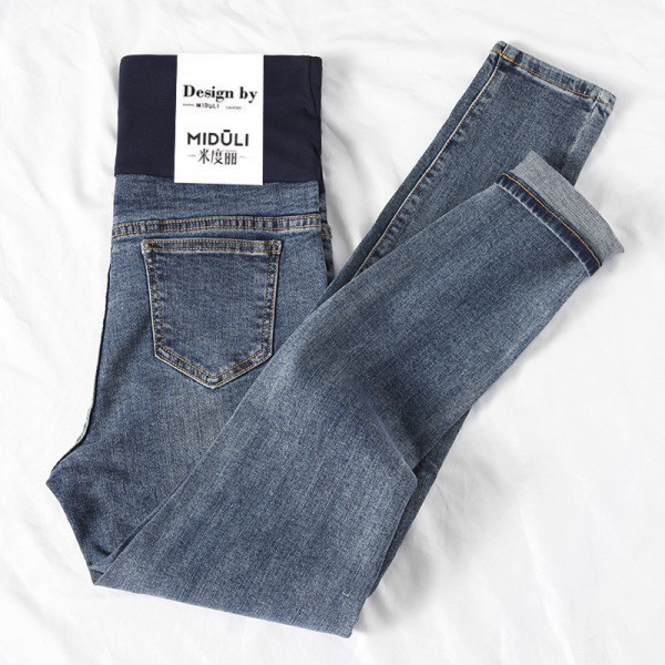 Moodsad laia kummiga teksad rasedatele