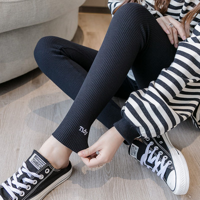 Napi ék hímzéssel terhes nők számára - két modell