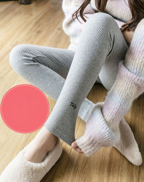 Napi ék hímzéssel terhes nők számára - két modell