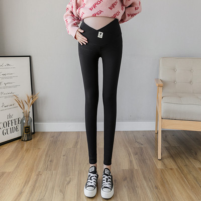 Kõrge vöökohaga päevakiil rasedatele naistele