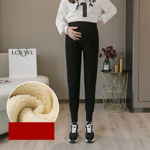 Sport és szabadidő nadrág zsebekkel terhes nők számára