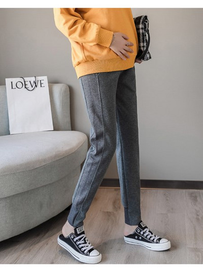 Mitmes värvitoonis laiad püksid rasedatele