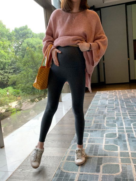 Igapäevane kiil rasedatele kolmes värvitoonis