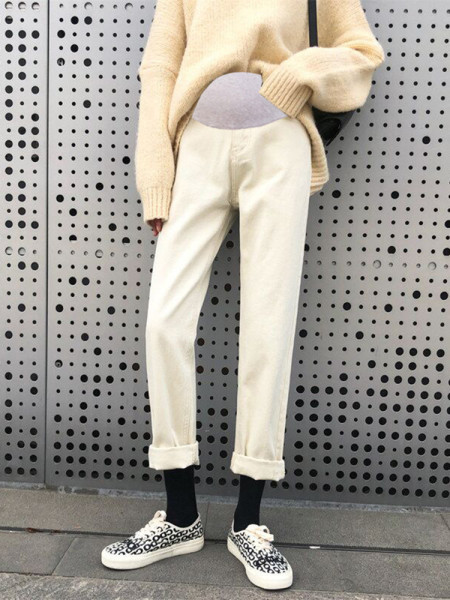 Μοντέρνο τζιν για έγκυες γυναίκες με ελαστική ζώνη