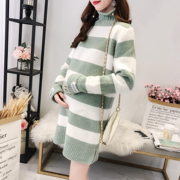 Csíkos hosszú pulóver terhes nők számára, magas gallérral