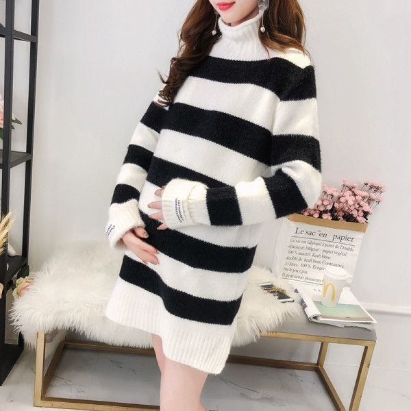 Csíkos hosszú pulóver terhes nők számára, magas gallérral